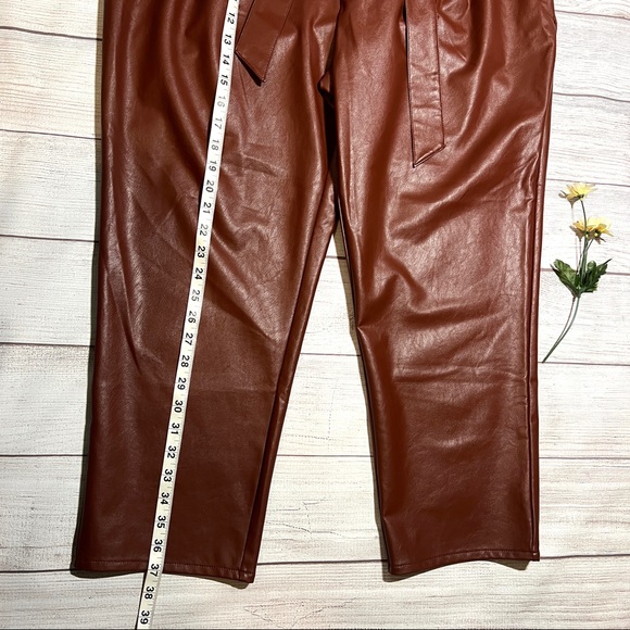 EXPRESS Super High Waisted Vegan Leather Belted Ankle Pant - Picture 11 of 16